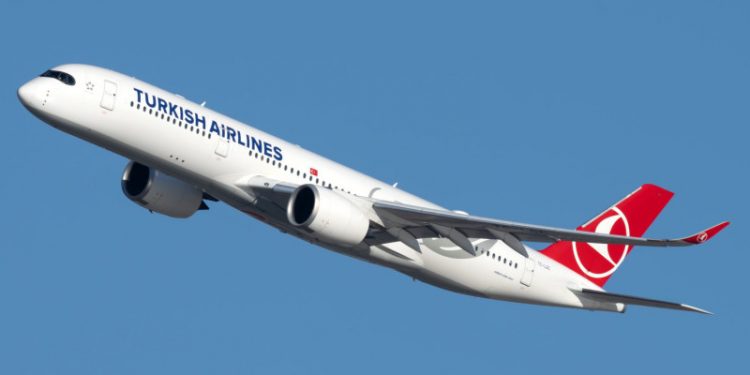 Piloto de Turkish Airlines muere en pleno vuelo y el avión aterriza de emergencia en Nueva York