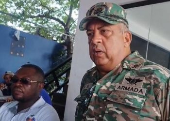 Director de Migración supervisa centro detención de indocumentados en Santiago