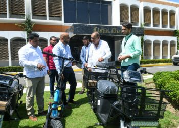 Proponen patinetas y motores eléctricos para reducir accidentes de tránsito y contaminación en el país