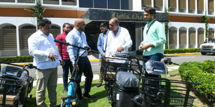 Proponen patinetas y motores eléctricos para reducir accidentes de tránsito y contaminación en el país