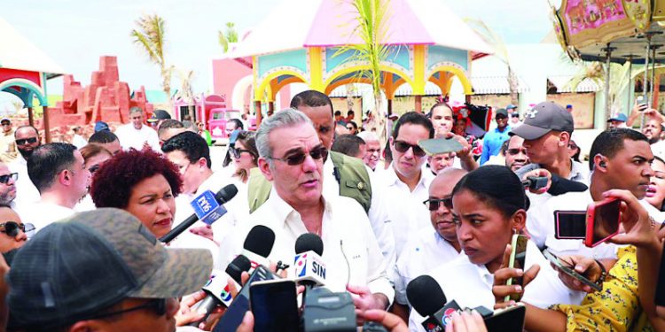 Abinader deja vías abiertas para un consenso amplio sobre la reforma fiscal