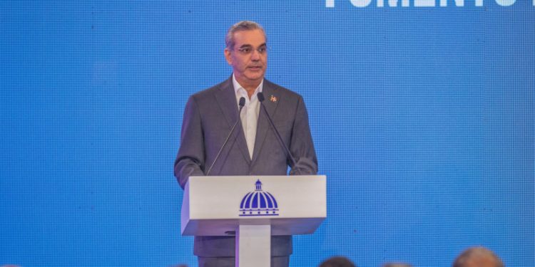 Abinader destaca posición del país en ranking de la SIP