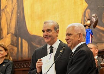 Proclaman la Constitución reformada y Abinader dice que no vuelve a aspirar jamás