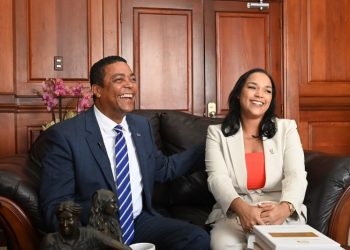 Los D’Aza: un relevo político lleno de orgullo mutuo