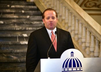 Gobierno presentará en “próximos días” ajustes económicos tras retiro de propuesta de reforma fiscal