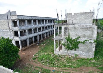 Educación hará una nueva licitación para terminar construcción de escuela en La Caleta