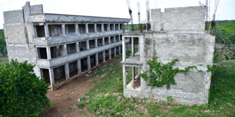Educación hará una nueva licitación para terminar construcción de escuela en La Caleta