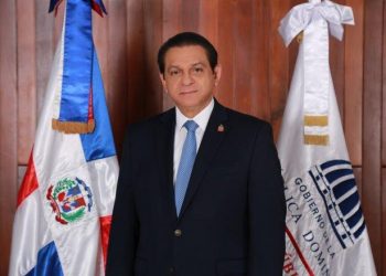 Daniel Rivera somete al Senado tres resoluciones para obras en Santiago