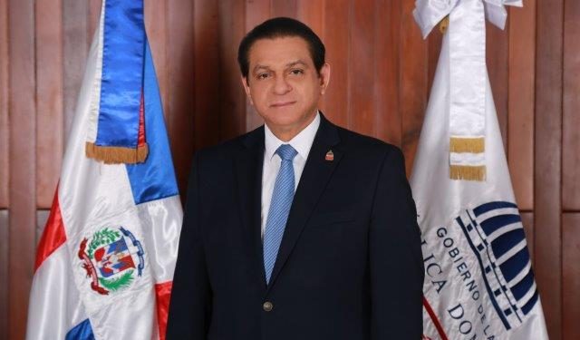 Daniel Rivera somete al Senado tres resoluciones para obras en Santiago