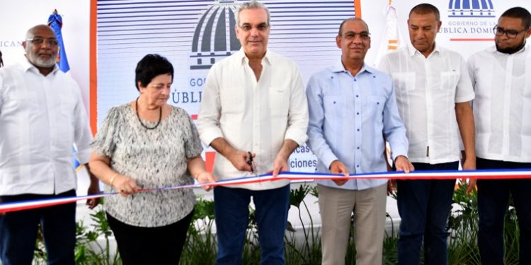 Gobierno inaugura la carretera El Seibo-Cruce Pavón con inversión de RD$238 MM