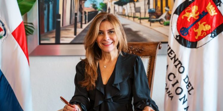 Carolina Mejía: RD “está preparada para una mujer presidenta”
