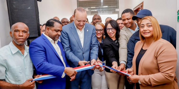 Inauguran Oficina de Enlace de la Alcaldía de Santiago con la Comunidad Cristiana