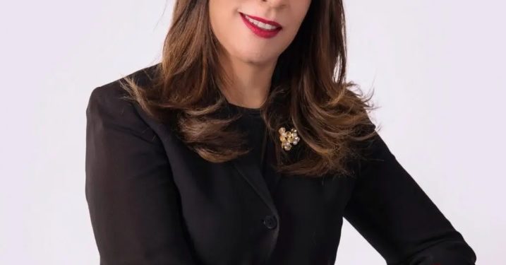 Abogada María Estela León aspira a juez titular de la JCE