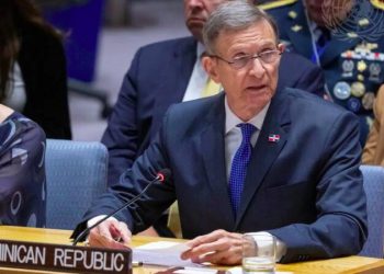 Canciller Roberto Álvarez califica de insensata la solicitud de detener las repatriaciones de haitianos indocumentados