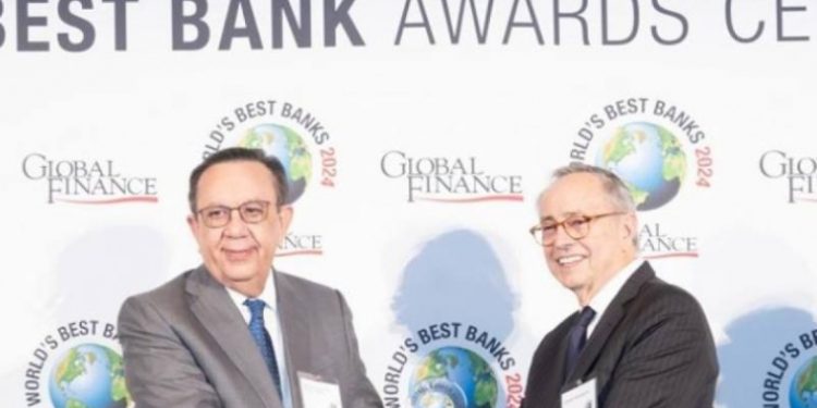 Valdez Albizu reconocido entre los mejores gobernadores de bancos centrales del mundo