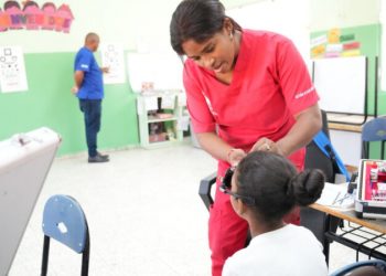 Inabie lleva Ruta del Bienestar a varias provincias del país y atiende a más de 10,000 estudiantes en salud visual, auditiva y preventiva