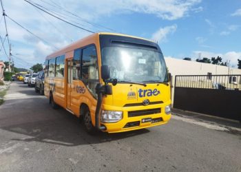 Minerd declara desierta licitación de alquiler de autobuses