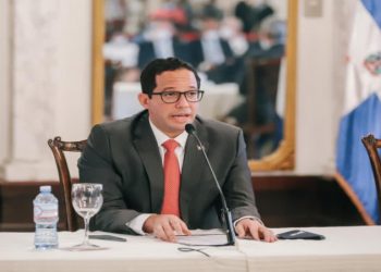 Freund asegura disposición del MAP es para “conocer perfil de consumo” de funcionarios