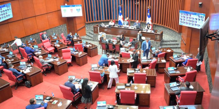 Senadores invitarán personalidades que participaron en la elaboración del Código de Trabajo en 1992