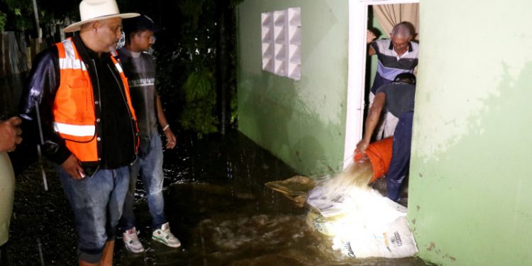 Mantienen 18 provincias en alerta por lluvias; 250 viviendas han resultado afectadas