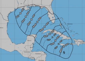 Jamaica y las Islas Caimán se preparan para el paso de la tormenta tropical Rafael