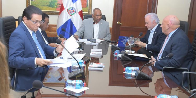 Senadores prevén terminar este miércoles preselección del pleno de la JCE