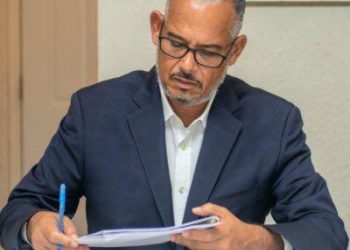 Nuevo primer ministro de Haití toma posesión en medio de nuevas amenazas de las bandas