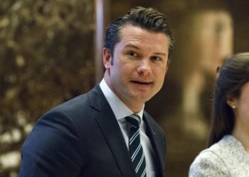 Trump nomina al veterano de guerra y presentador Pete Hegseth como secretario de Defensa