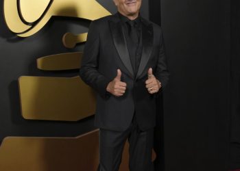Carlos Vives es celebrado como Persona del Año 2024 del Latin Grammy