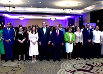 Abinader ayudará con más recursos a las mujeres microempresarias