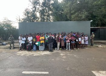 El presidente del Senado llama a continuar con repatriación de haitianos