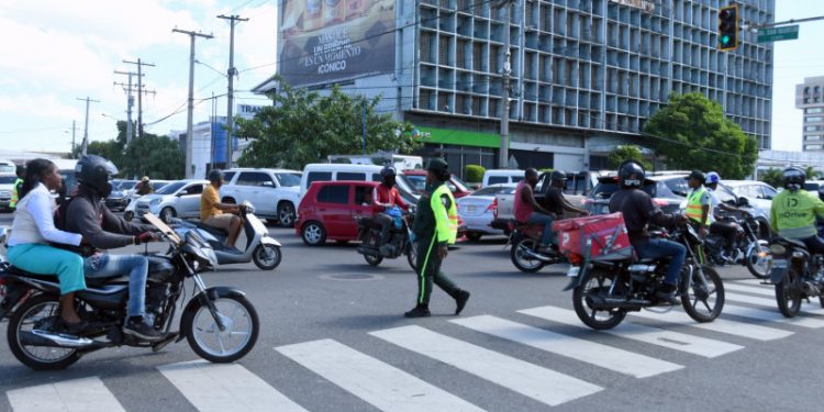 El caos en vías del Distrito Nacional se complica cada día más