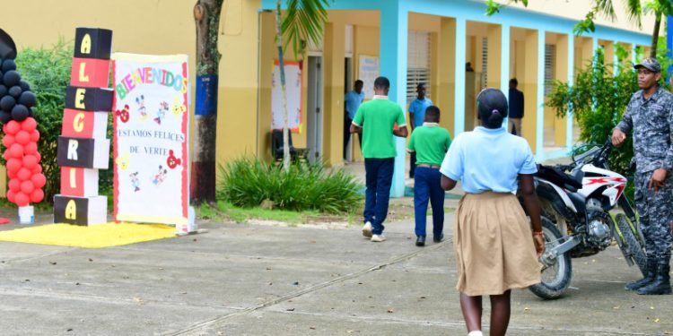 La menor violada en escuela es muy aplicada en sus estudios