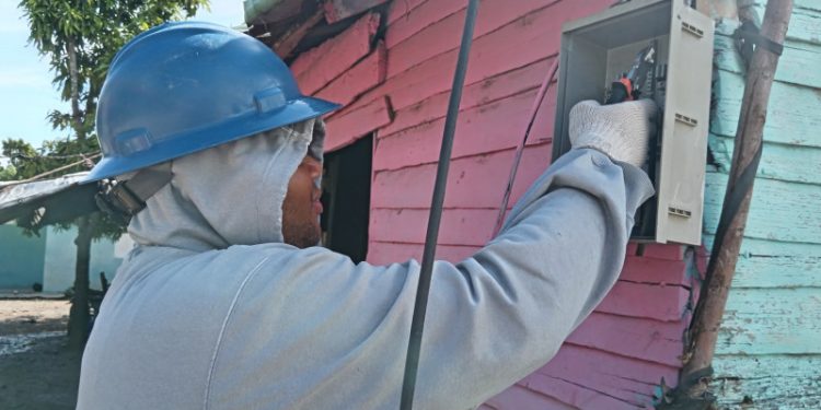 Gobierno estima que el sistema eléctrico se desarrollará un 25% en 2025