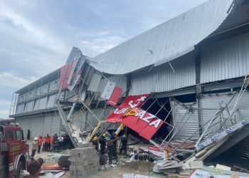 Construcción de plaza comercial que se derrumbó en Santiago había sido paralizada por autoridades