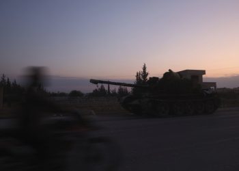 Fuerzas yihadistas entran en la segunda ciudad siria tras una fulgurante ofensiva