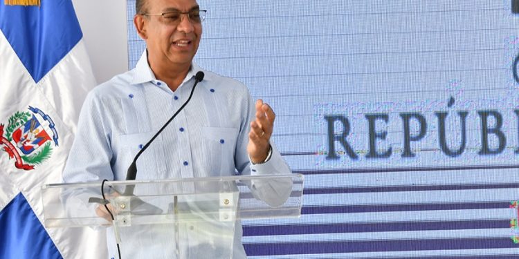 Anuncian el Gobierno asfaltará calles de todos los sectores SD