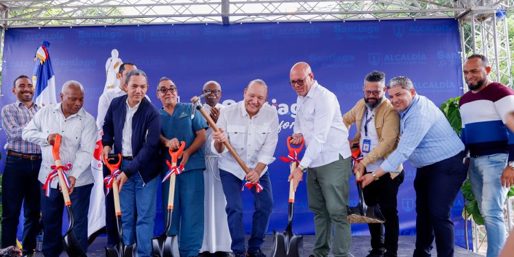 Alcaldía de Santiago inicia construcción del parque infantil habitacional Las Charcas.