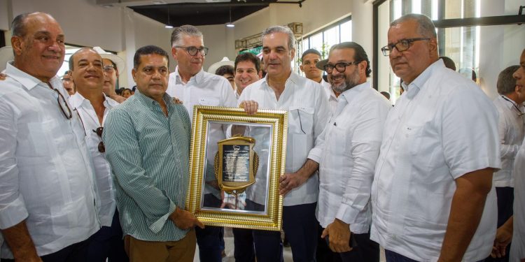 Asociación Ganaderos de Nisibón (AGANI) reconoce a Presidente Abinader por sus aportes para el desarrollo del sector agropecuario
