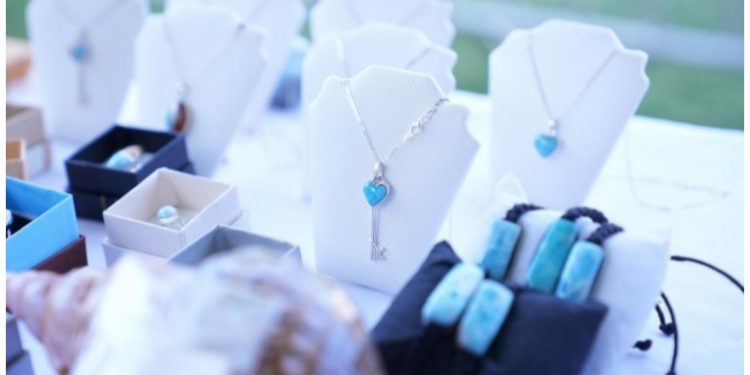 República Dominicana ha exportado más de 55 mil libras de larimar en este año