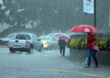 Sistema frontal y vaguada producirán lluvias este viernes