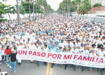 Iglesia Católica celebra caminata "Un Paso por mi Familia"