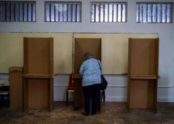 Los puertorriqueños comienzan a votar en unas elecciones que se prevén históricas