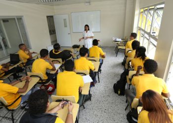 Las mujeres participaron más que los hombres en formación técnico
