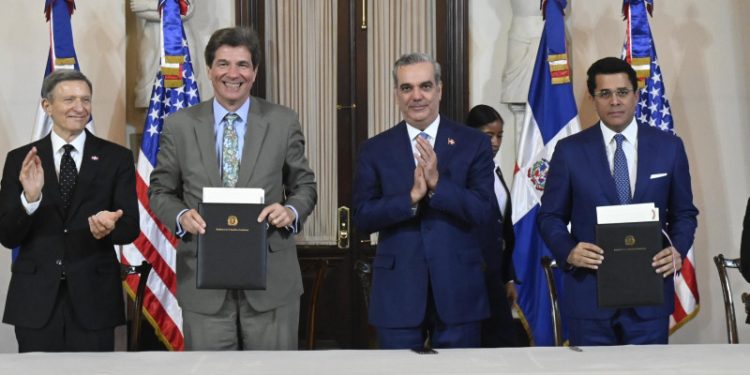 Abinader dice el país ya fue notificado para entrada en vigor de acuerdo de cielos abiertos con EEUU