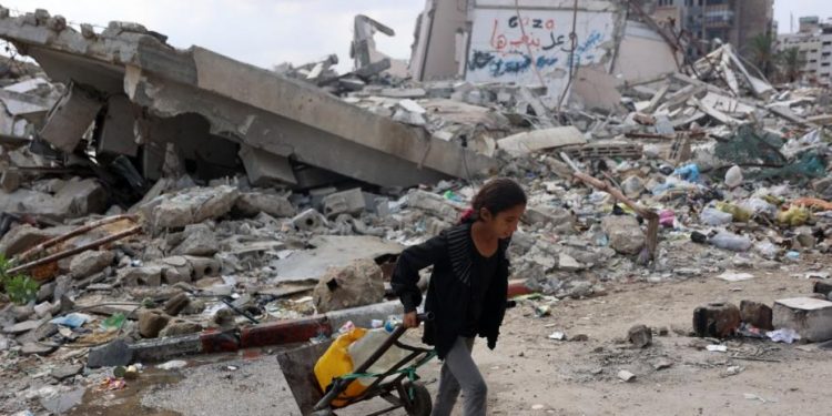 Cinco muertos y 20 heridos deja bombardeo israelí contra vivienda en Gaza