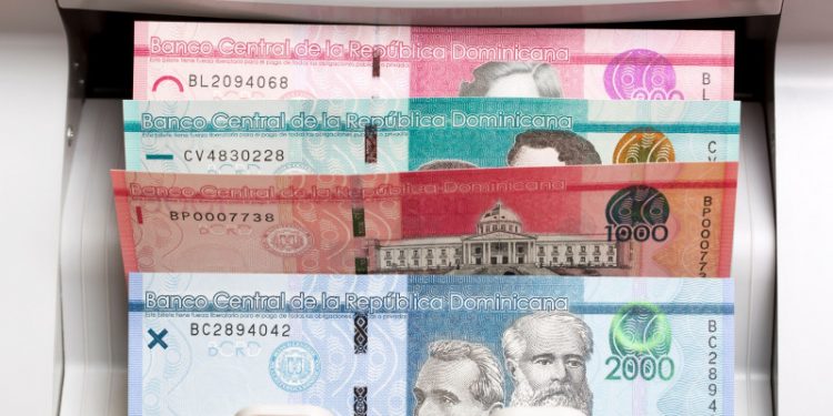 Desde comprar un terreno hasta saldar deudas: lo que harán las personas con el doble sueldo