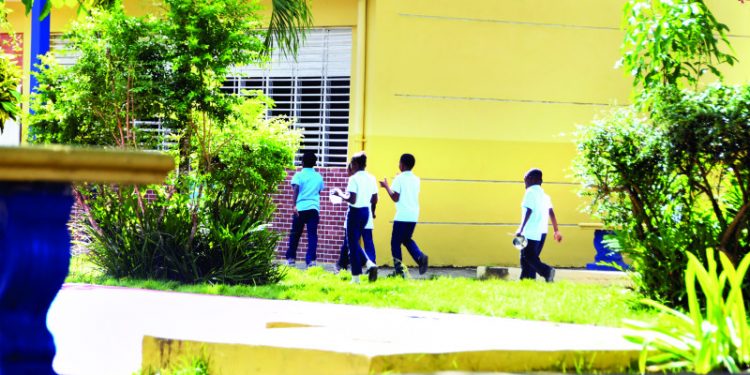 No regresa a clases alumna habría sido violada por profesores en escuela de SPM