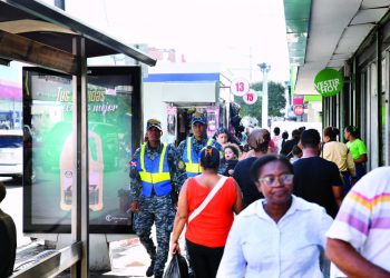 Intenso patrullaje de la policía en calles de Santo Domingo