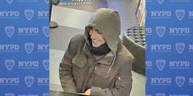 Continua búsqueda de asesino del CEO de UnitedHealthcare mientras afloran detalles del tirador